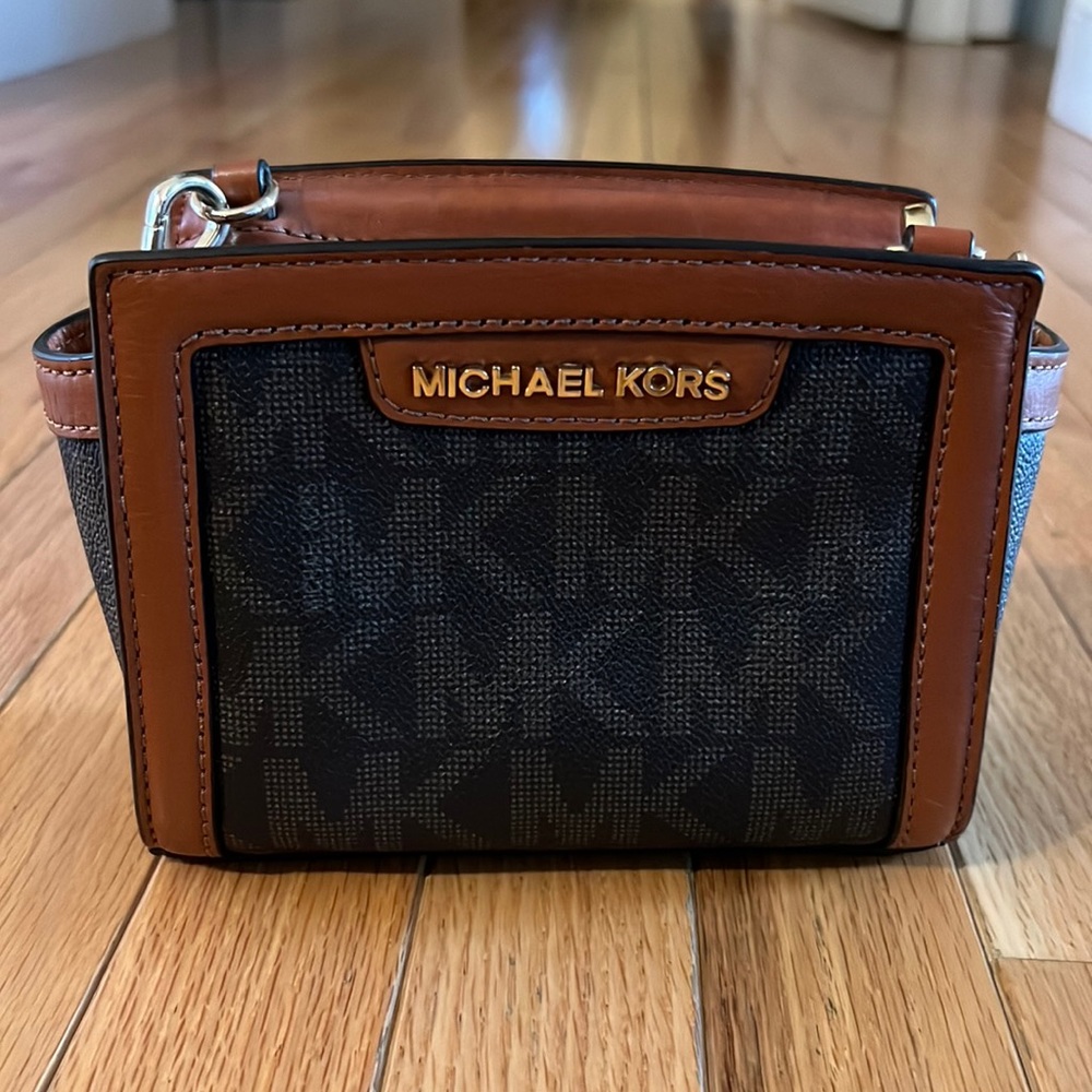 Michael Kors Cross Body Bag